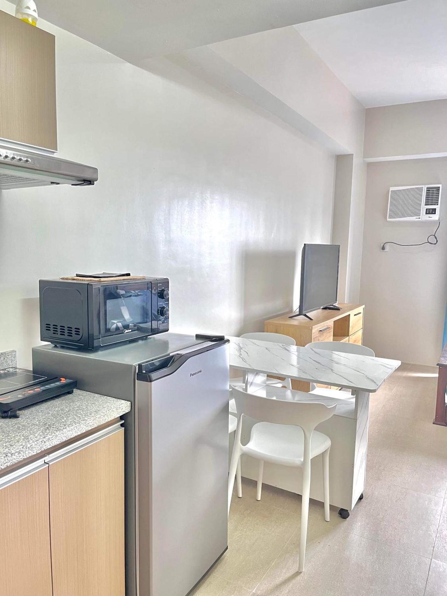 Be Residences Luxury Apartments, Ac, Pool, Gym Apartment